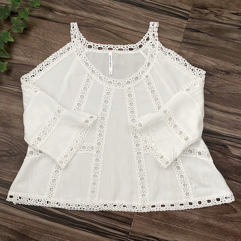 Mur Mur rayon-linen cold shoulder cut-out design top, white